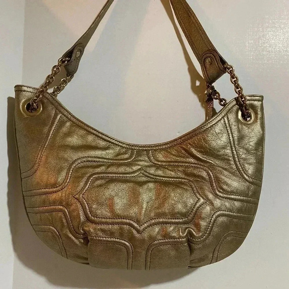 Stuart weitzman gold quilted metallic leather shoulder handbag - Picture 2 of 14